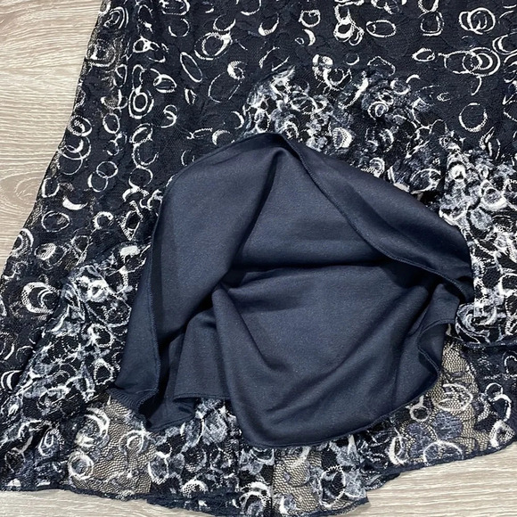 NWT Christopher & Banks Petite Lace Skirt Navy and White PS - Picture 16 of 16